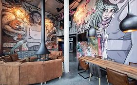 Liebesbier Urban Art & Smart Hotel